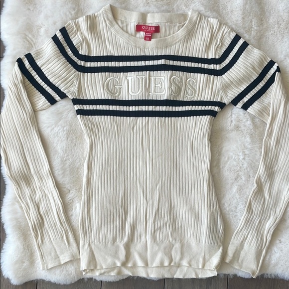 NWOT GUESS Women's Cream Sweater Size XS - Picture 1 of 4